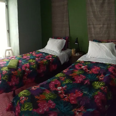 27 Guest house *